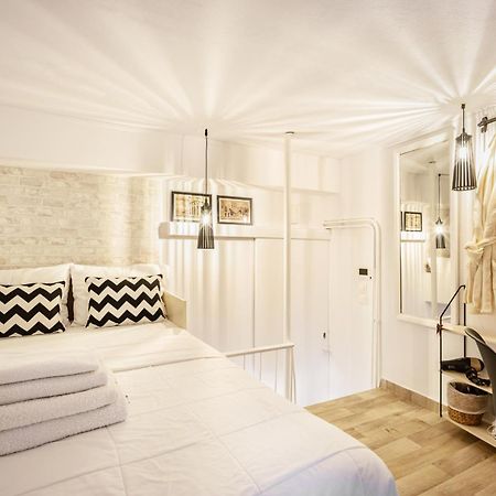 Acropolis Elegant Maisonette By Lodgespot Atenas Exterior foto